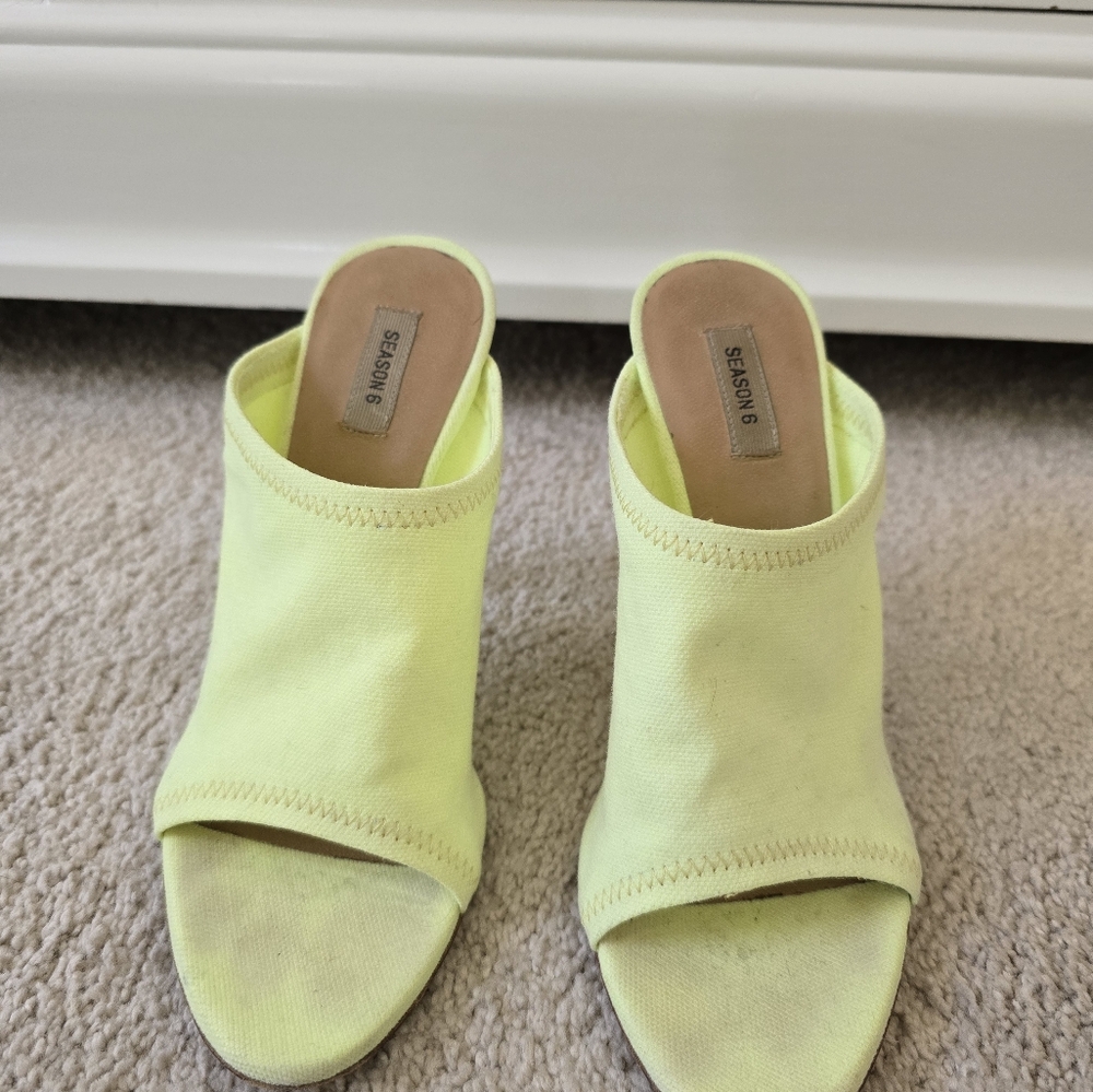 YEEZY SEASON 6 Butter Yellow Mules 5, 35 - Picture 8 of 8